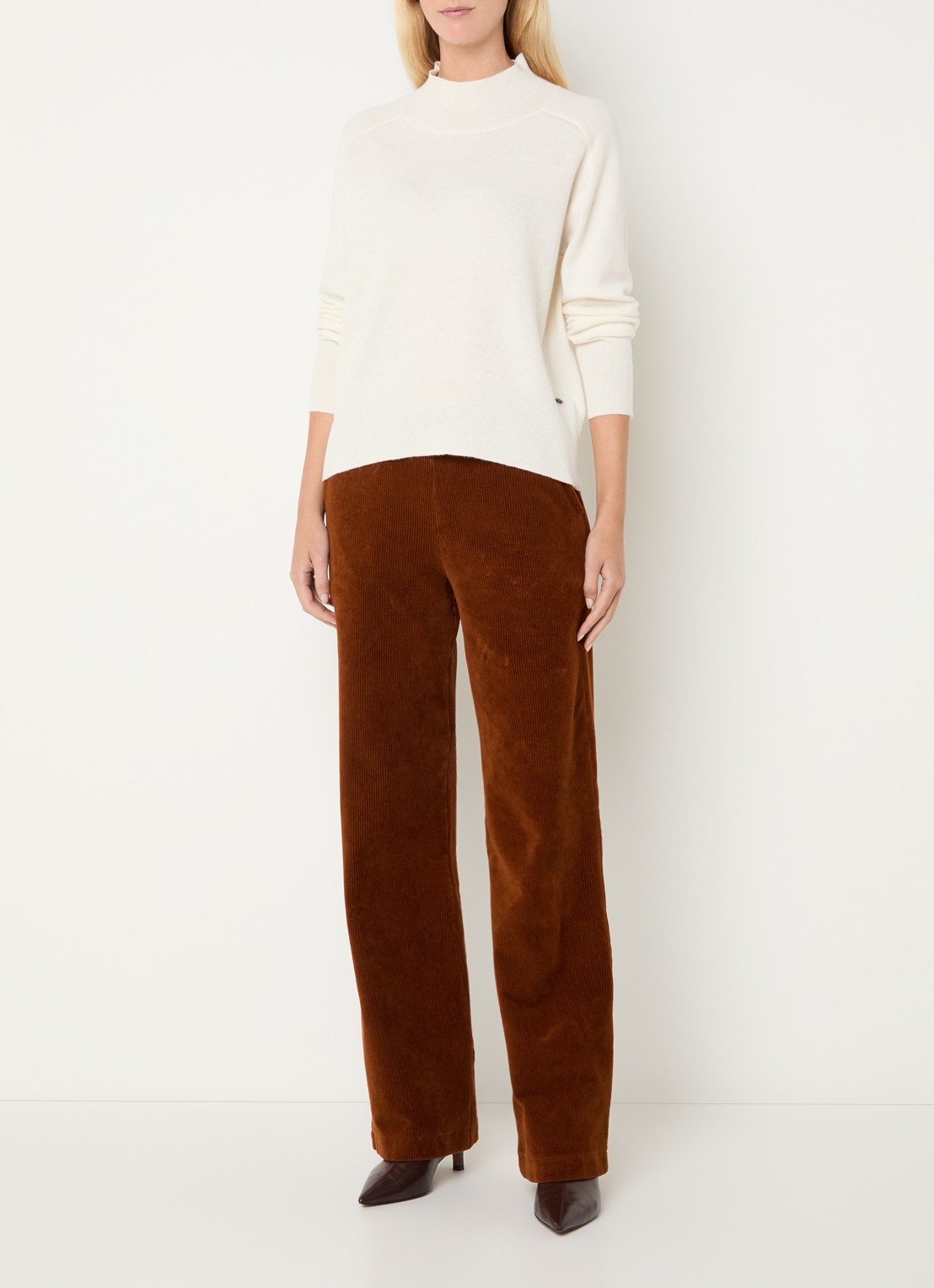 River Woods High waist loose fit broek met steekzakken - voorkant 3 roestbruin