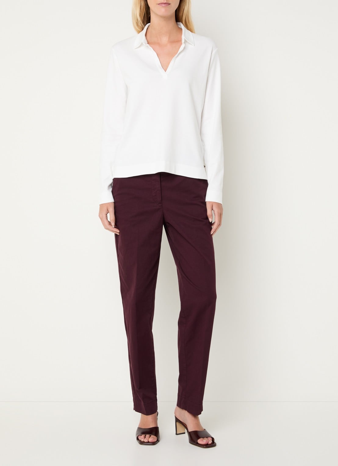 River Woods High waist straight fit broek met steekzakken - voorkant 4 aubergine