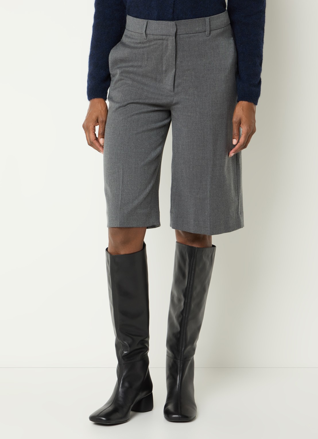 River Woods High waist straight fit korte pantalon in wolblend - detail middengrijs