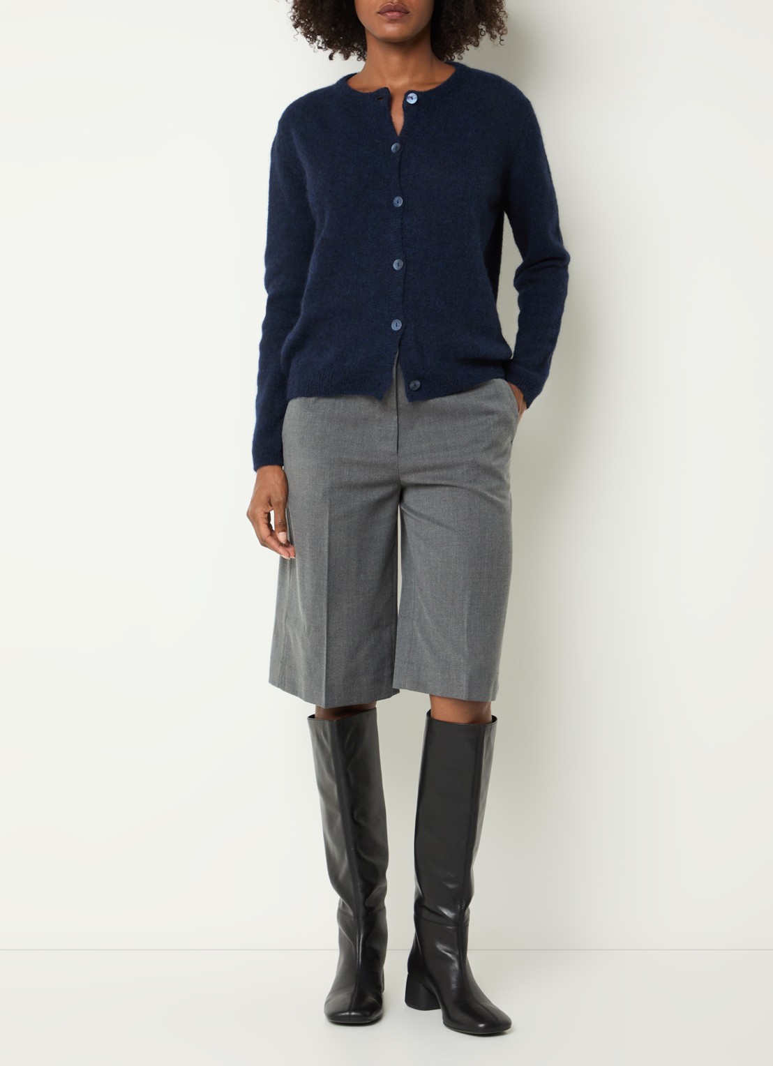 River Woods High waist straight fit korte pantalon in wolblend - voorkant 3 middengrijs