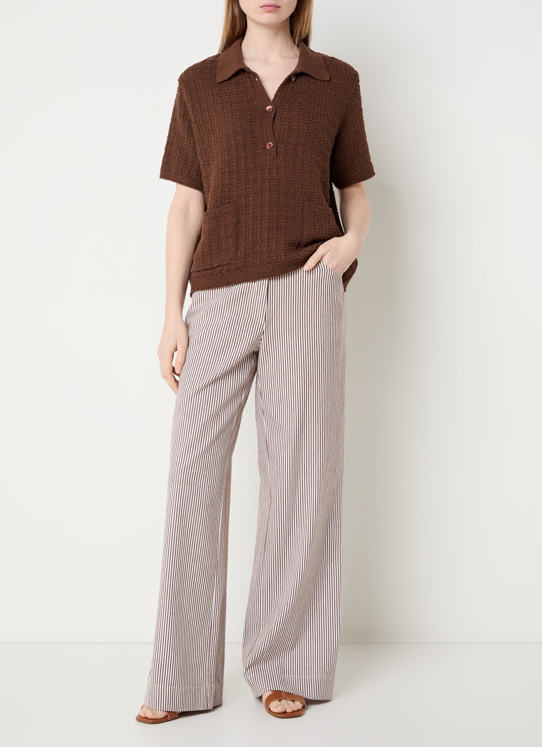 River Woods High waist wide fit pantalon met steekzakken - voorkant 4 bruin