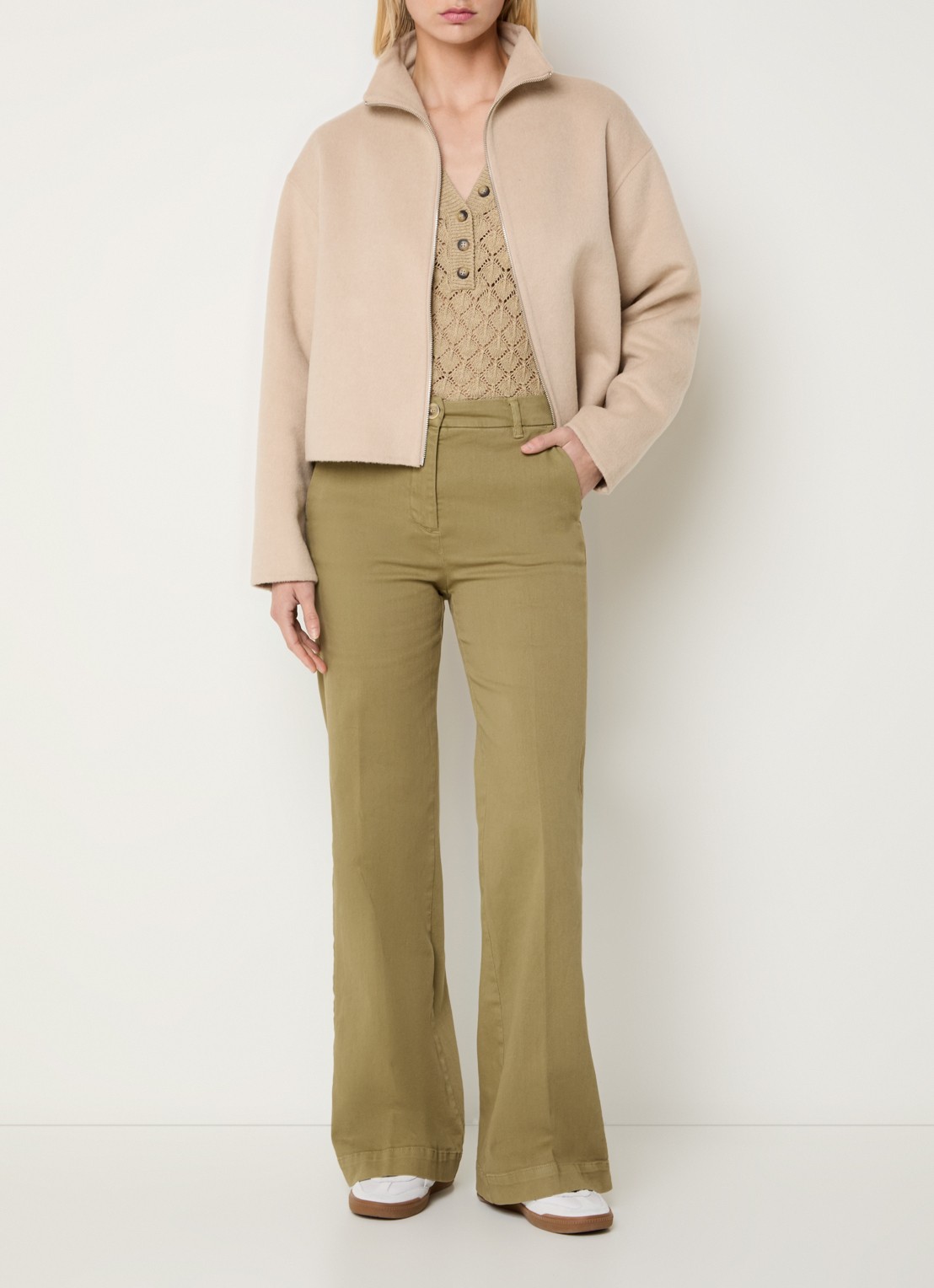 River Woods Jack in wolblend met opstaande kraag - voorkant 2 beige
