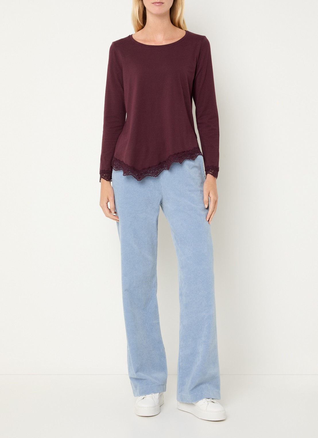 River Woods Longsleeve met details van kant - voorkant 3 bordeauxrood