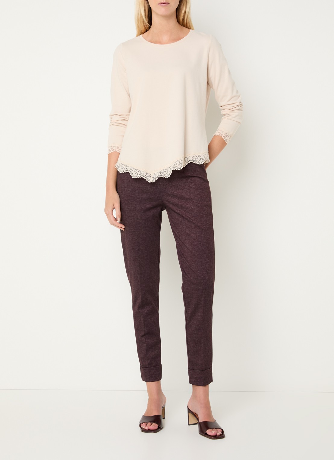 River Woods Longsleeve met details van kant - voorkant 3 donkerkhaki