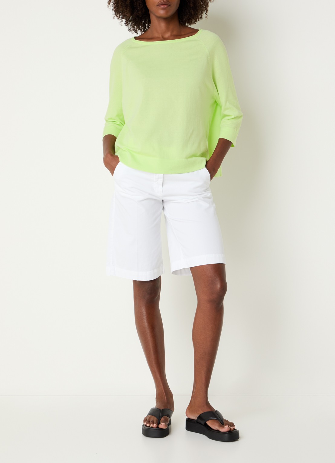 River Woods Longsleeve met ronde hals - voorkant 2 felgroen