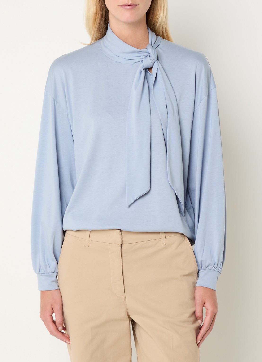 River Woods Longsleeve met sjaalkraag - detail 4 lichtblauw