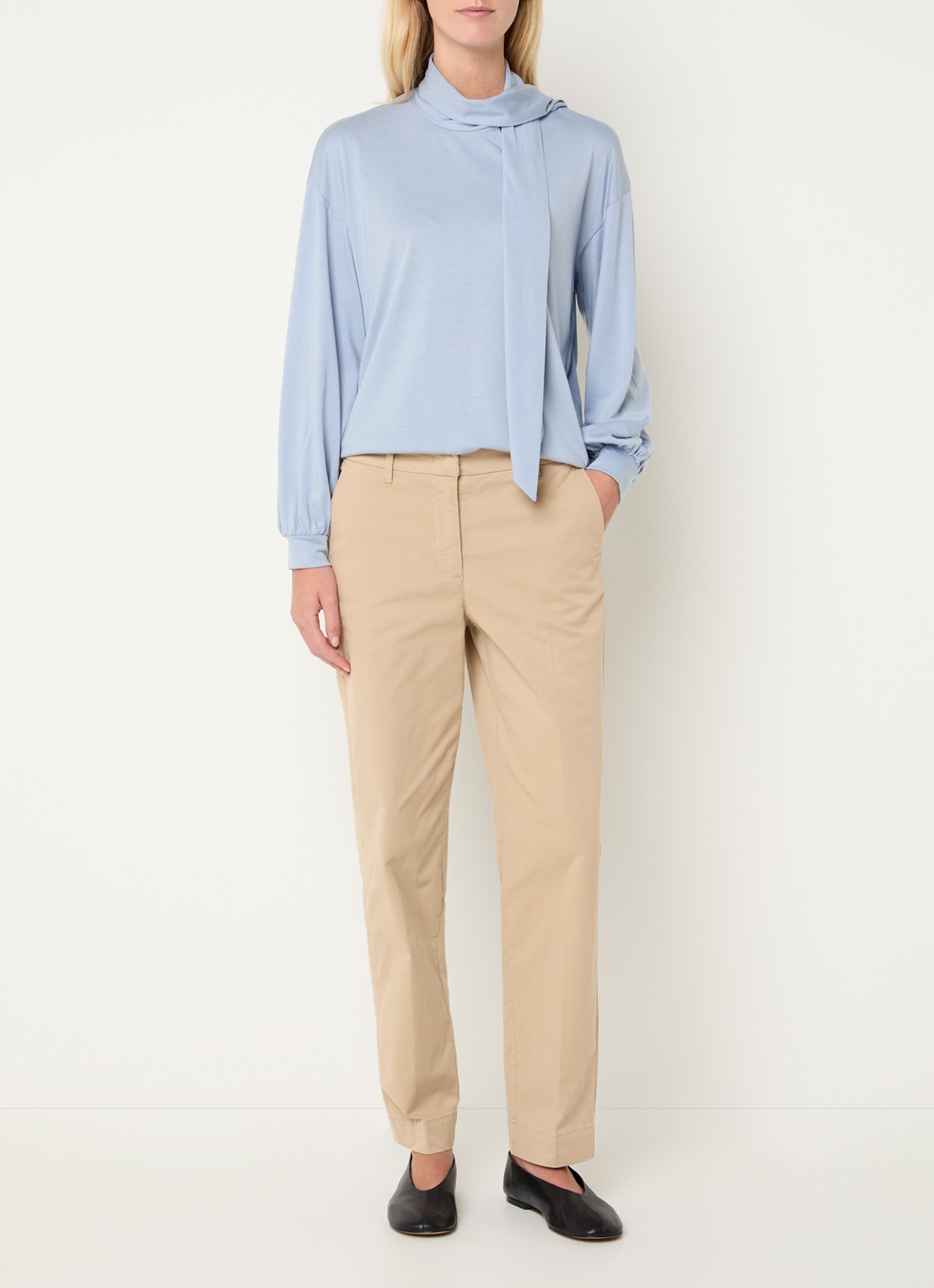 River Woods Longsleeve met sjaalkraag - voorkant 3 lichtblauw