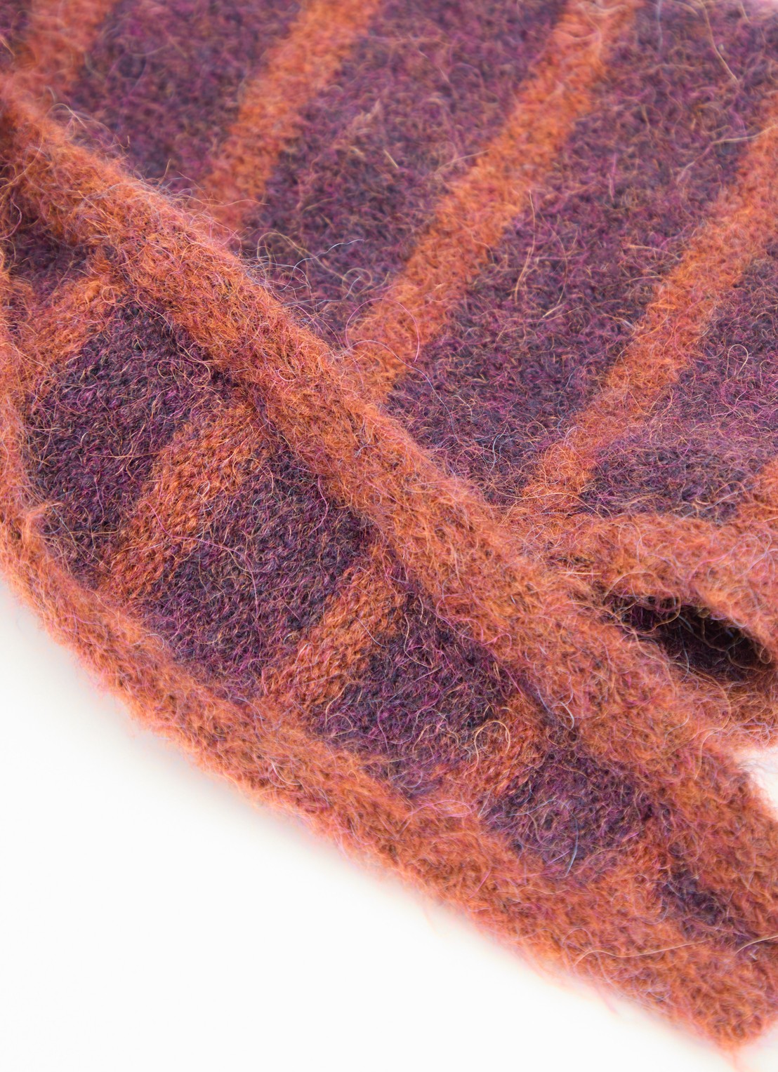 River Woods Sjaal in alpaca wolblend met streepprint 120 x 12 cm - detail bordeauxrood