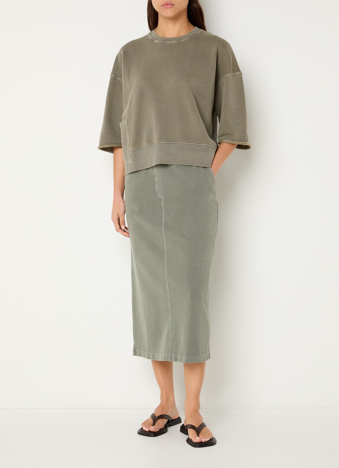 River Woods Sweater met opgestikte zak - voorkant 4 olijfgroen
