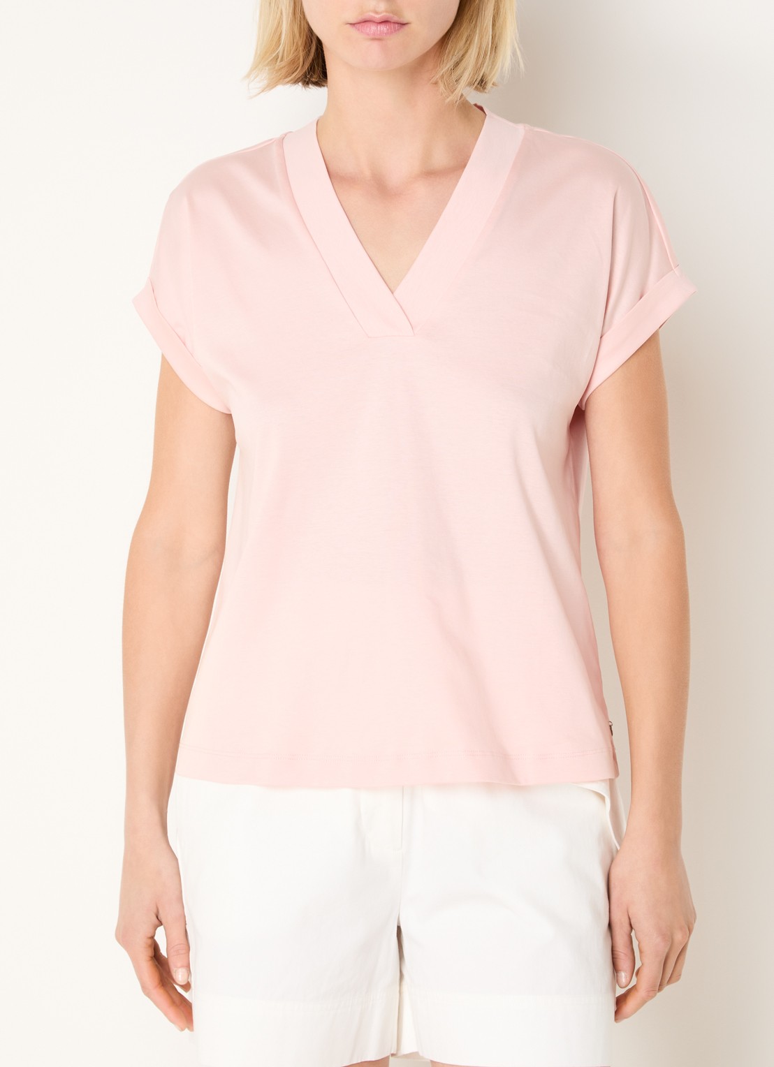 River Woods T-shirt met V-hals - detail zalmroze