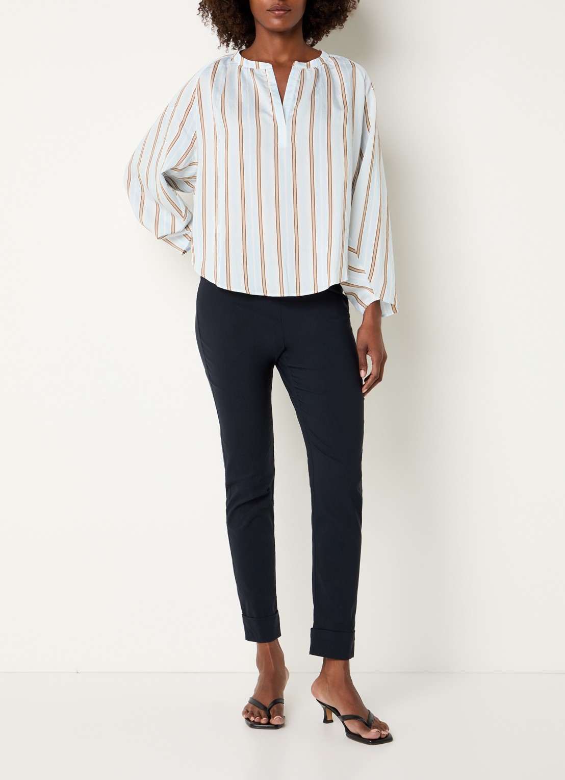 River Woods Tuniek met streepprint en V-hals - voorkant 2 lichtblauw