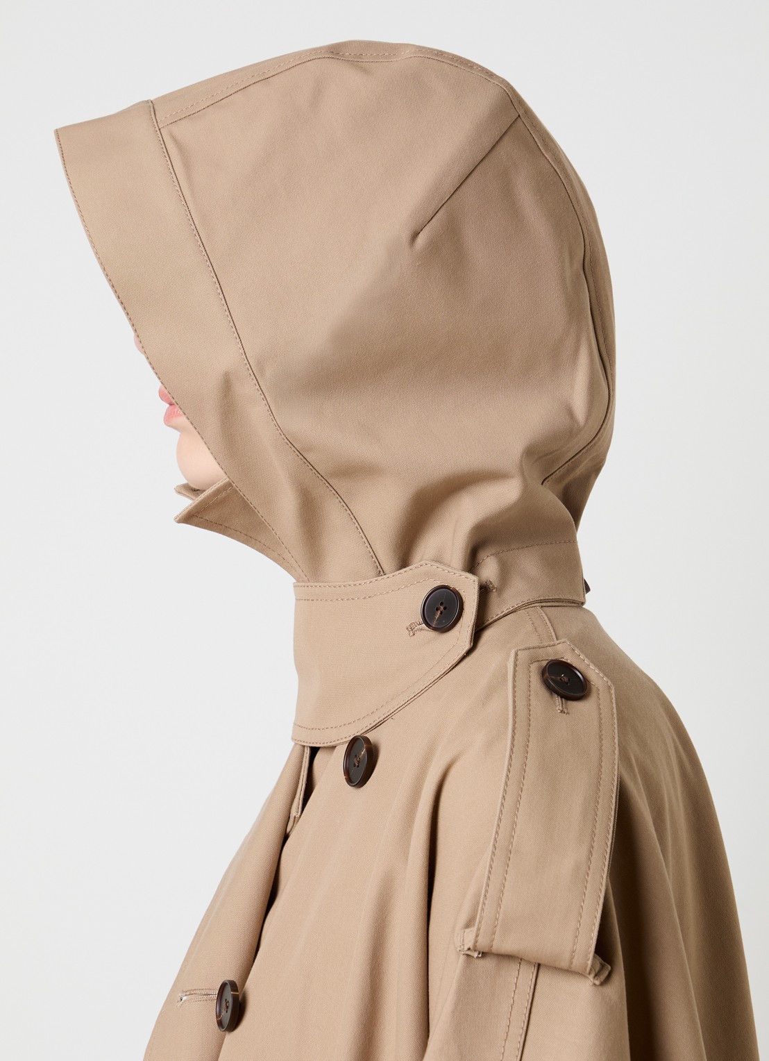 Róhe Asymmetrische trenchcoat met capuchon en steekzakken - detail 2 beige