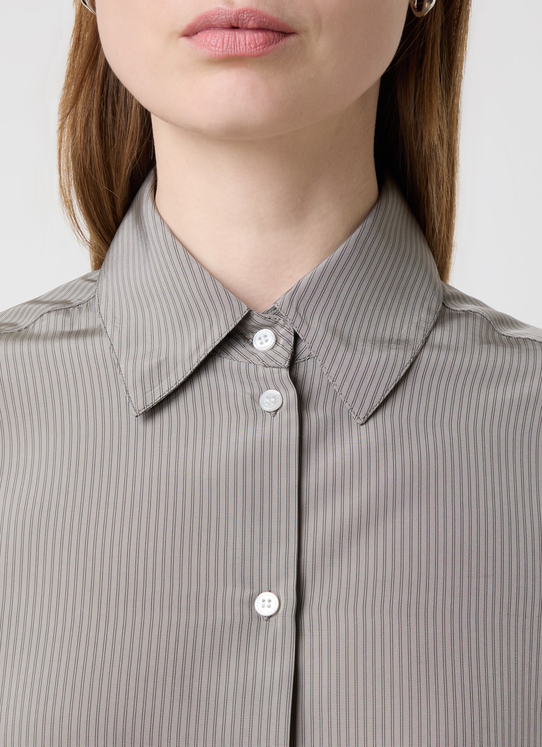 Róhe Blouse van satijn met streepprint - detail 5 lichtgrijs