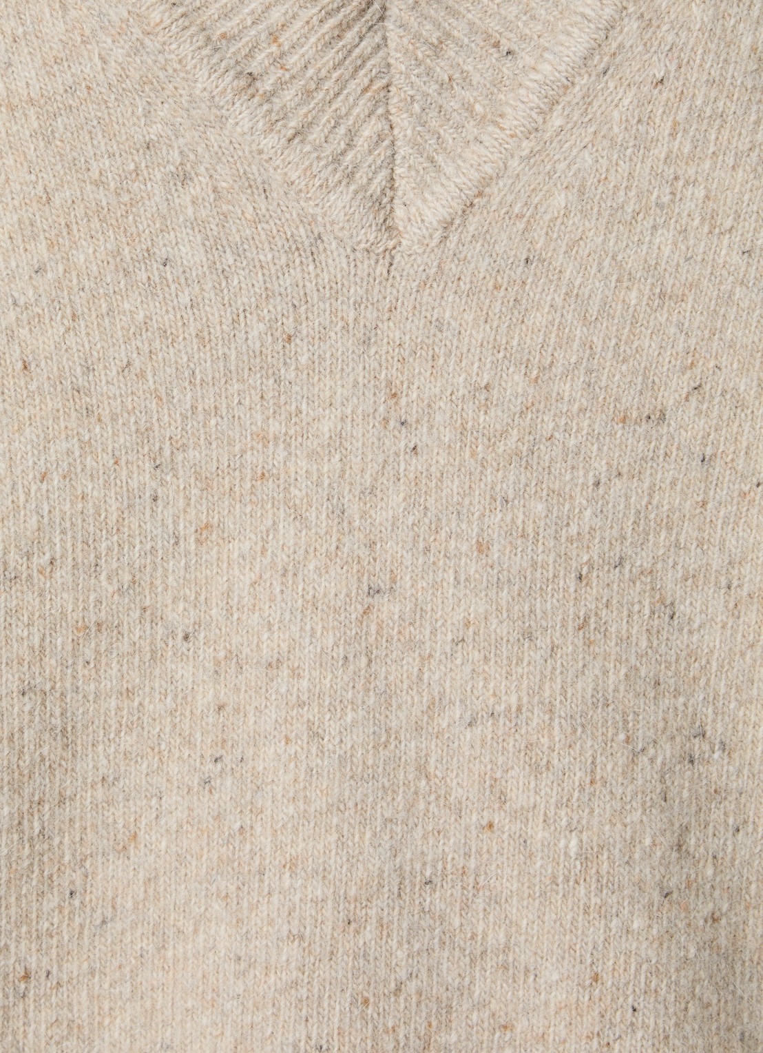 Róhe Classic grofgebreide oversized pullover in kasjmierblend met V-hals - detail 2 khaki