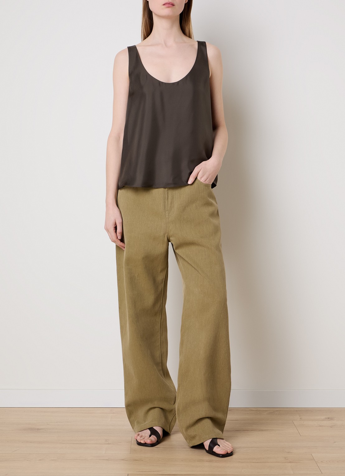 Róhe Mid waist wide leg jeans met gekleurde wassing - voorkant 6 mosterd