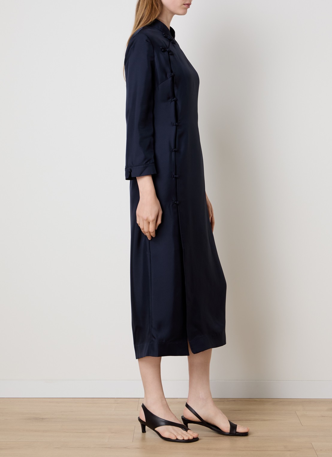 Róhe Midi jurk met overslag - voorkant 2 donkerblauw