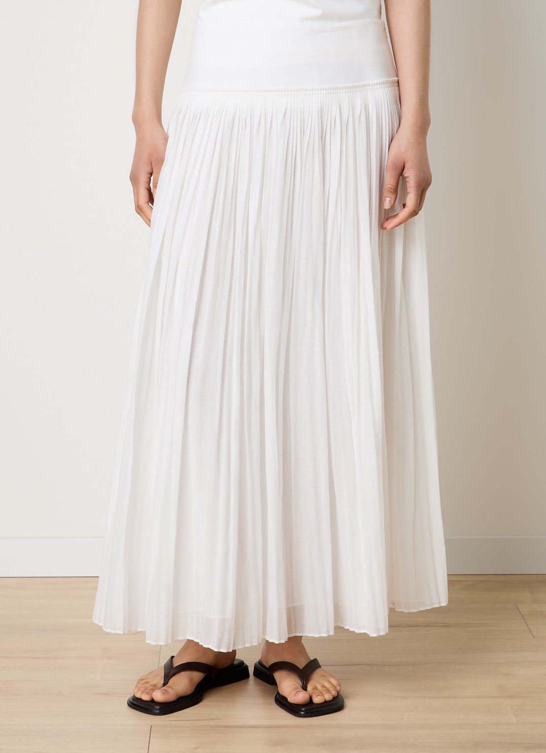 Róhe Midi rok met plooien - detail 4 wit