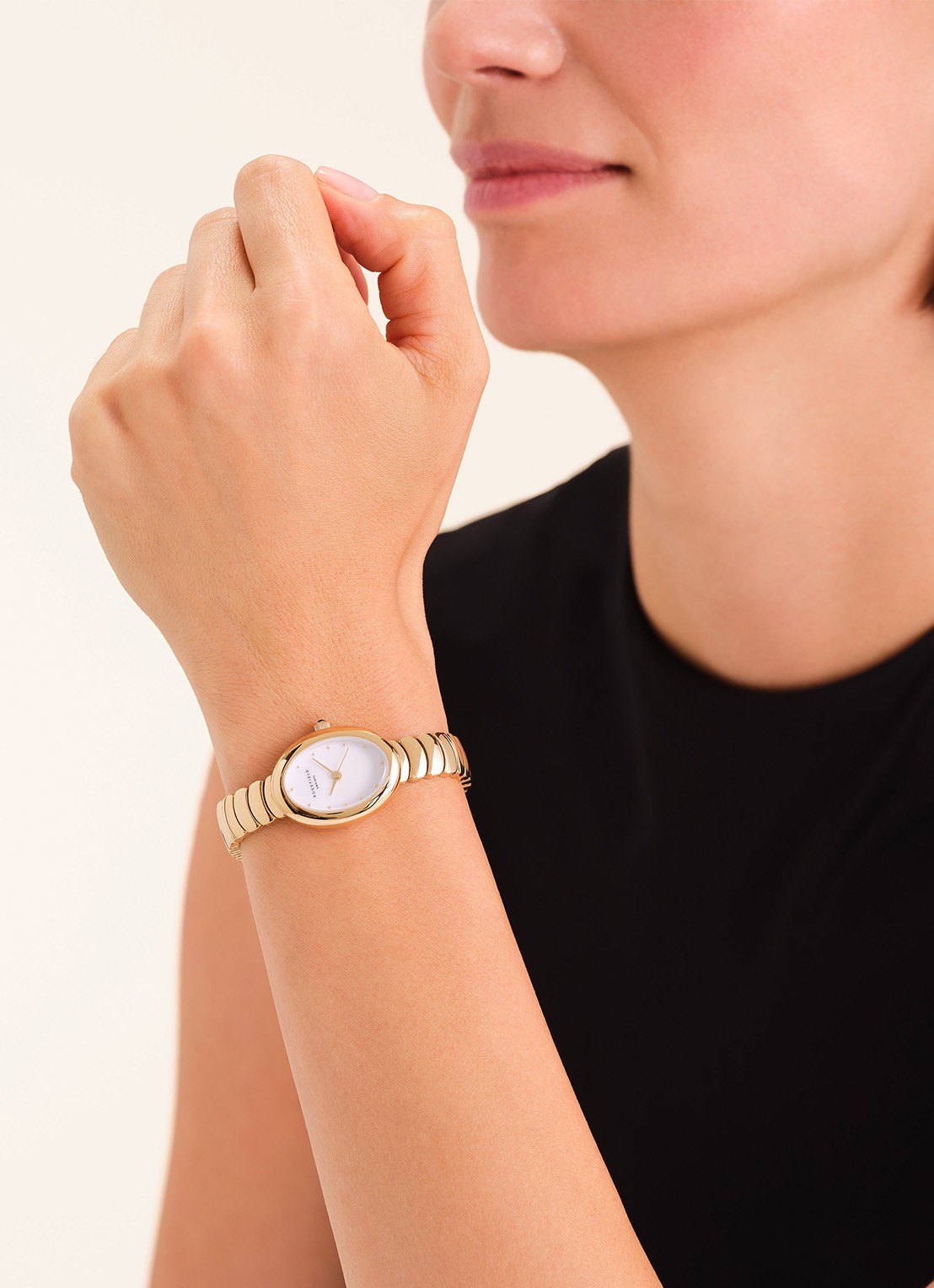 Rosefield Ovale horloge OVWGSG-OV19 - voorkant 2 goud
