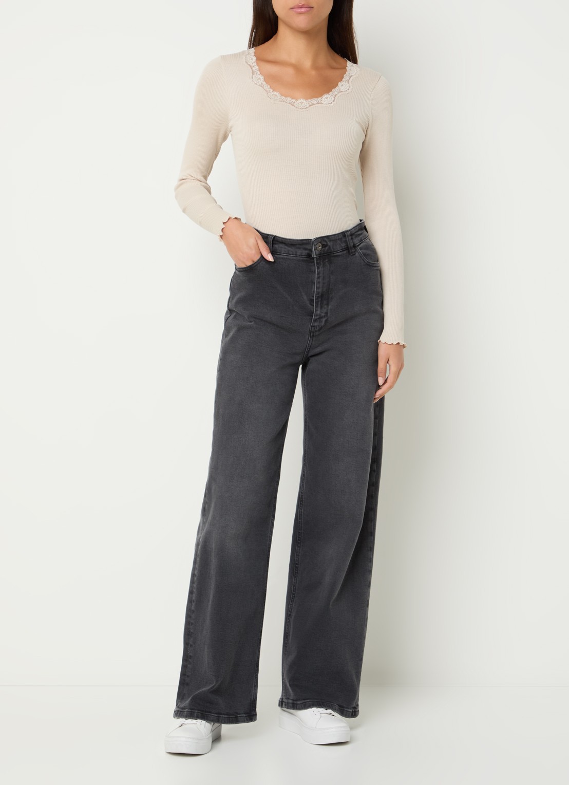 Rosemunde Babette longsleeve in zijdeblend met details van kant - voorkant 4 beige