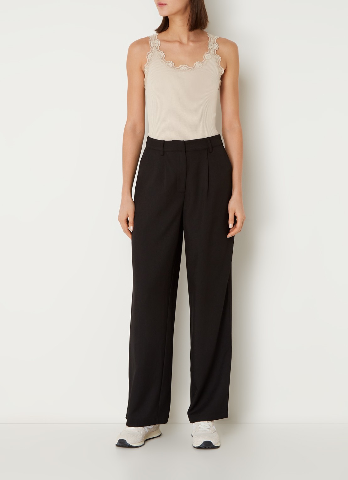 Rosemunde Babette tanktop in zijdeblend met kant - voorkant 2 donkerbeige