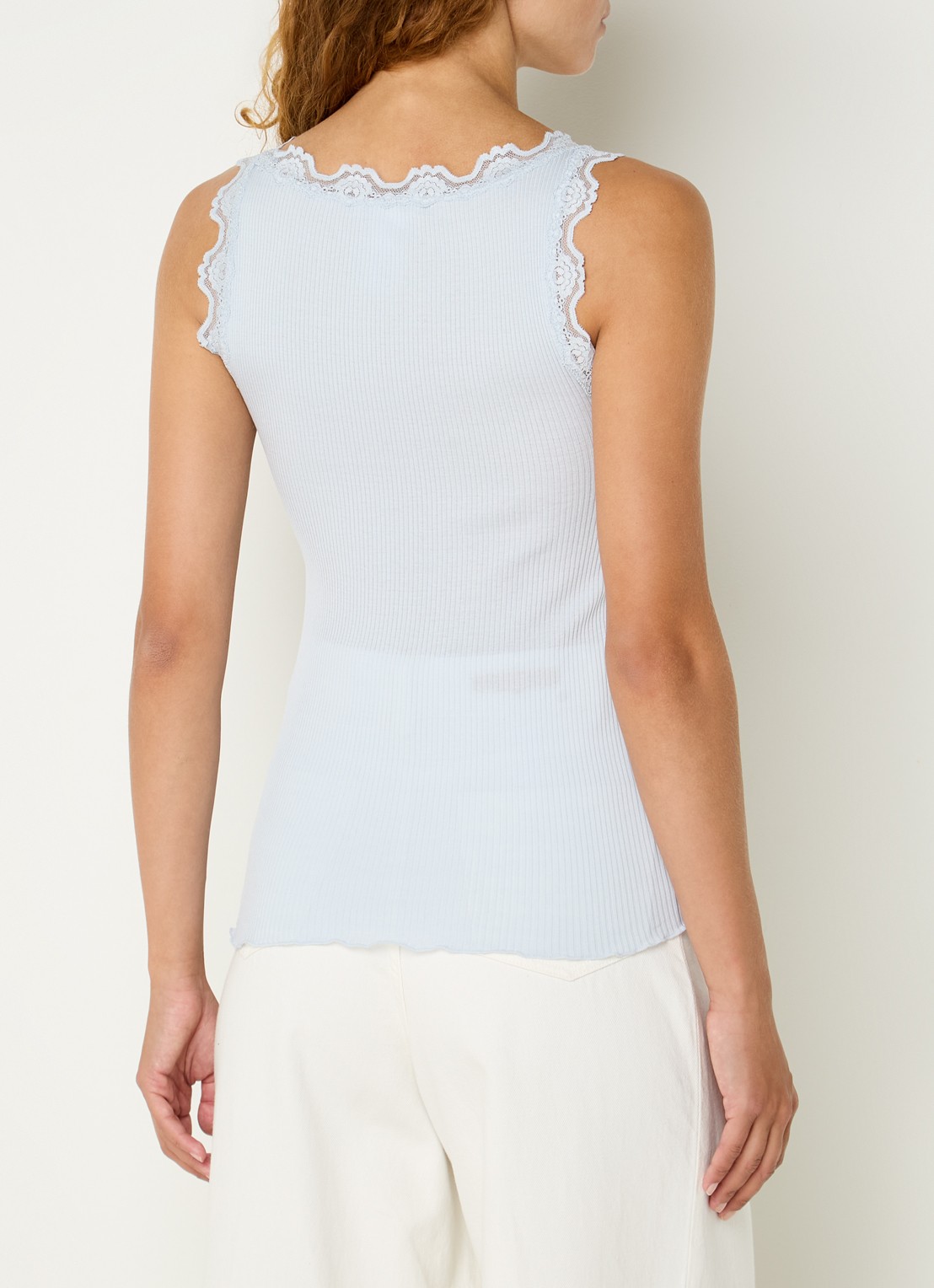 Rosemunde Babette tanktop in zijdeblend met kant - achterkant 4 lichtblauw