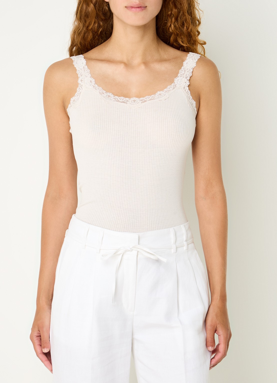 Rosemunde Babette tanktop in zijdeblend met kant - detail 4 gebroken wit