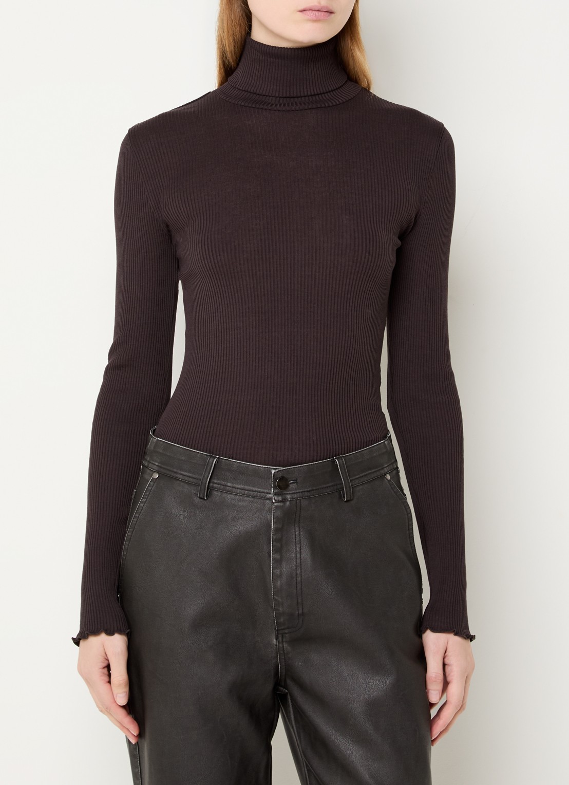 Rosemunde Beatha longsleeve in zijdeblend met col - detail donkerbruin