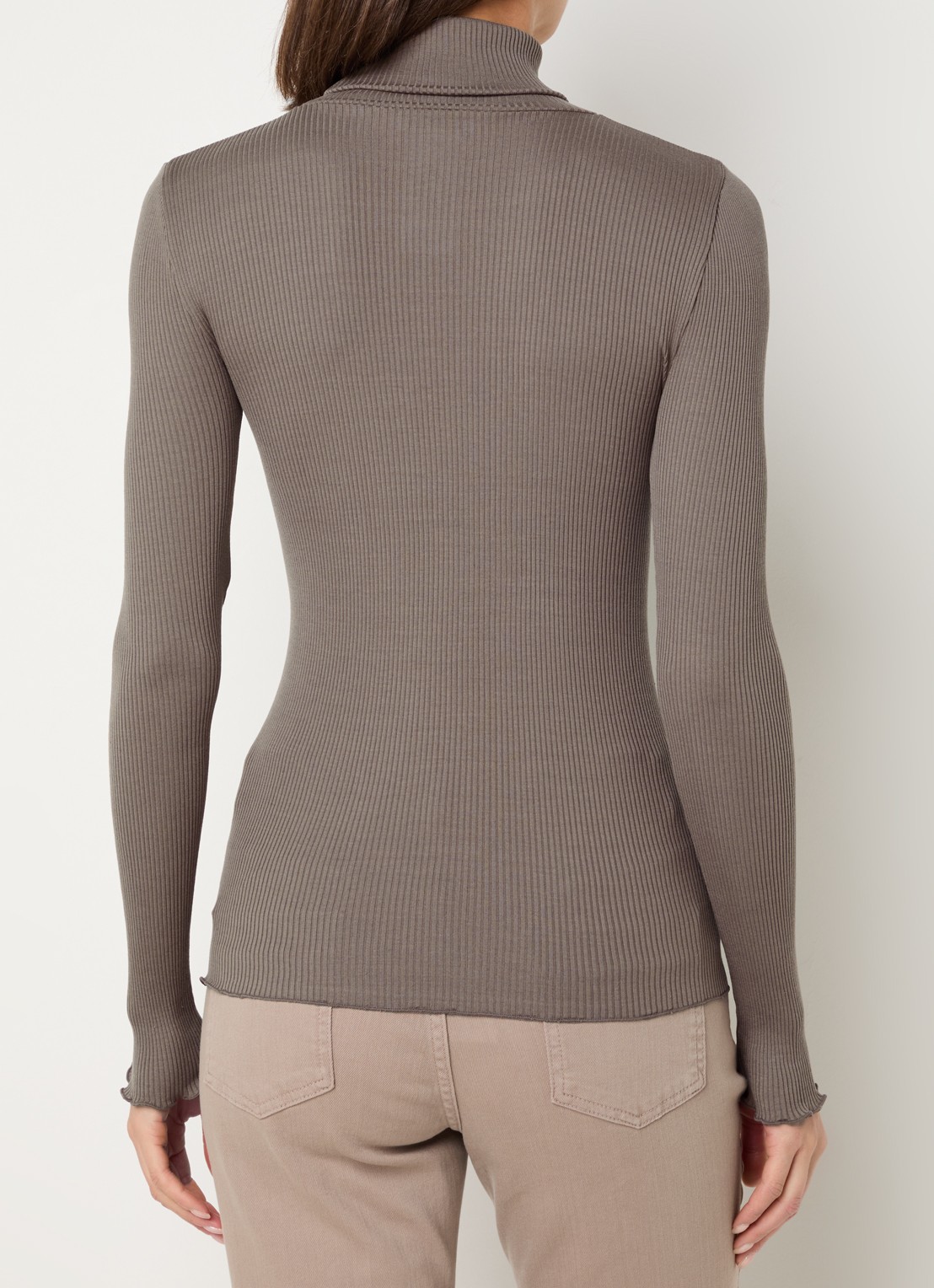 Rosemunde Beatha longsleeve in zijdeblend met col - achterkant zand