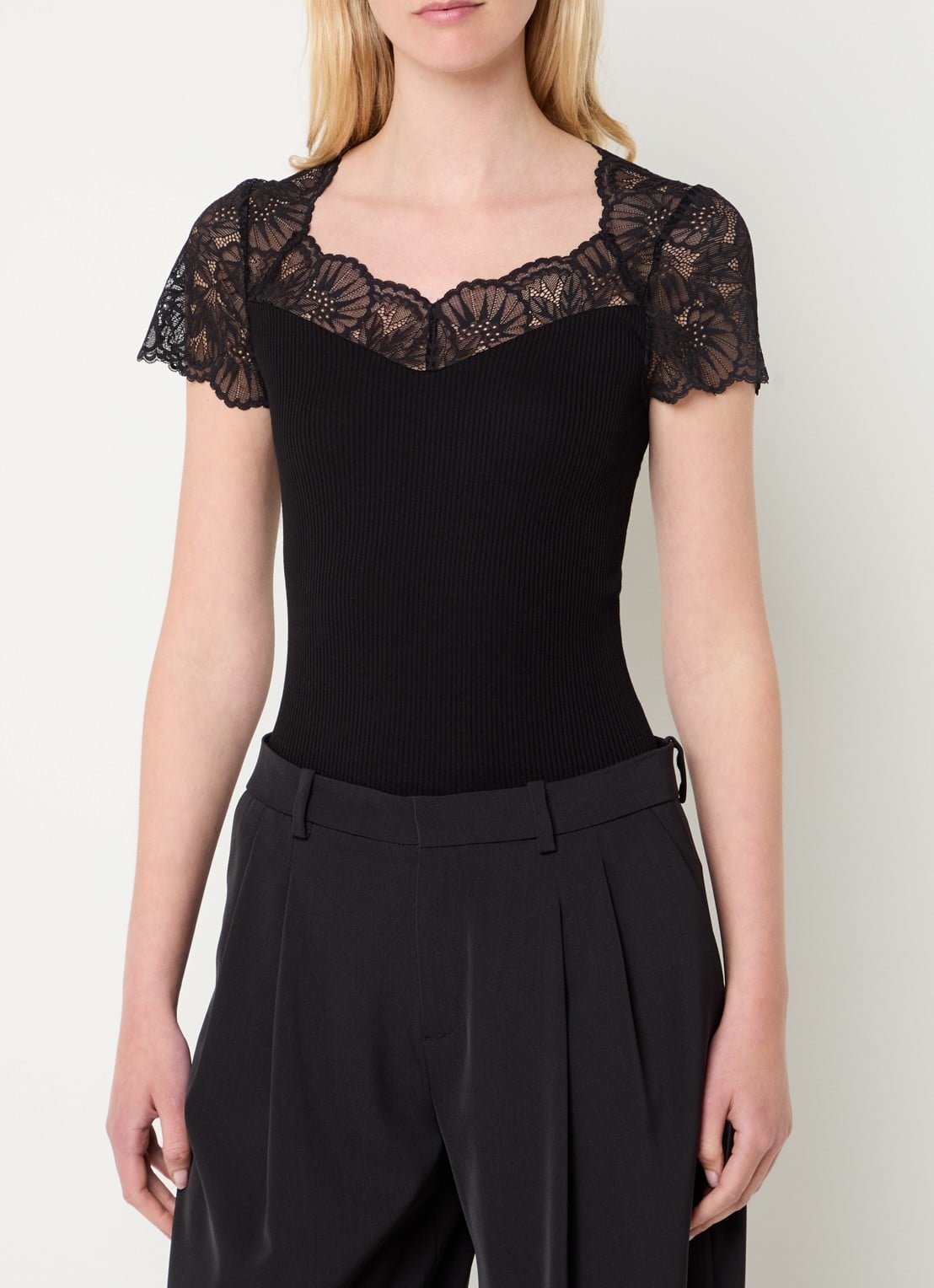 Rosemunde Beatha ribgebreide top in zijdeblend met details van kant - detail 2 zwart