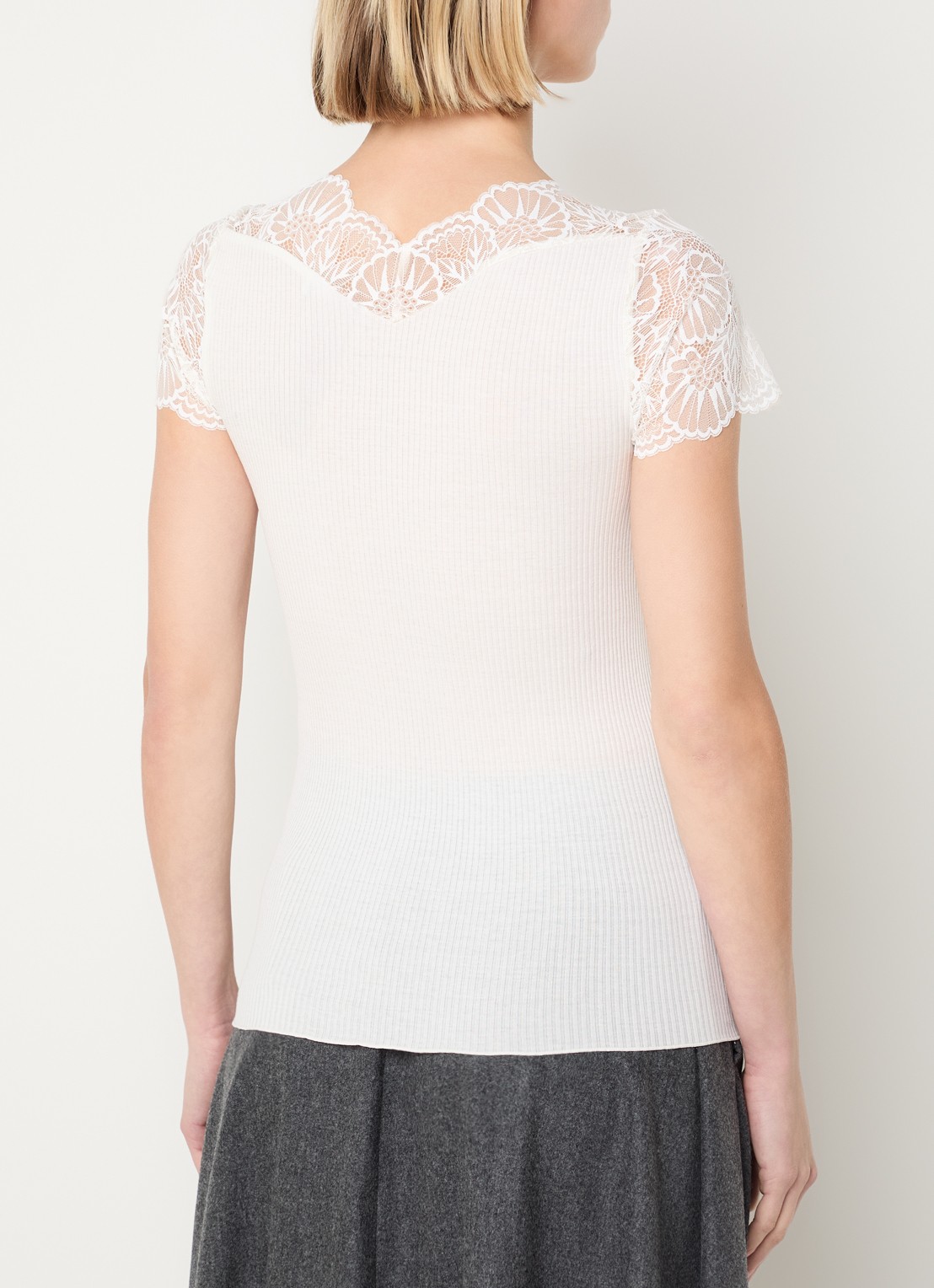Rosemunde Beatha ribgebreide top in zijdeblend met details van kant - achterkant 3 gebroken wit