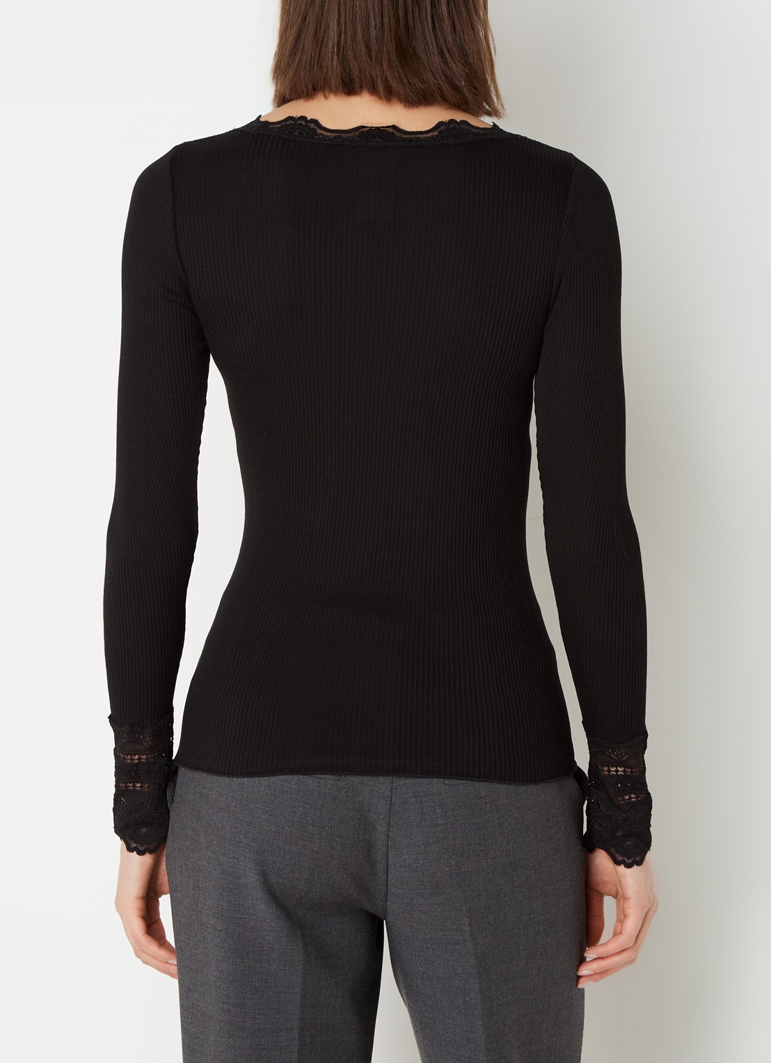 Rosemunde Longsleeve in zijdeblend met structuur en details van kant - achterkant zwart