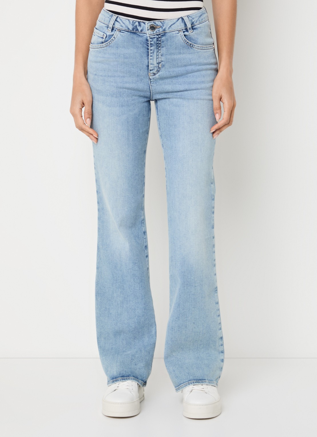 Rosner Studio Antonia mid waist bootcut jeans met lichte wassing - detail 4 indigo