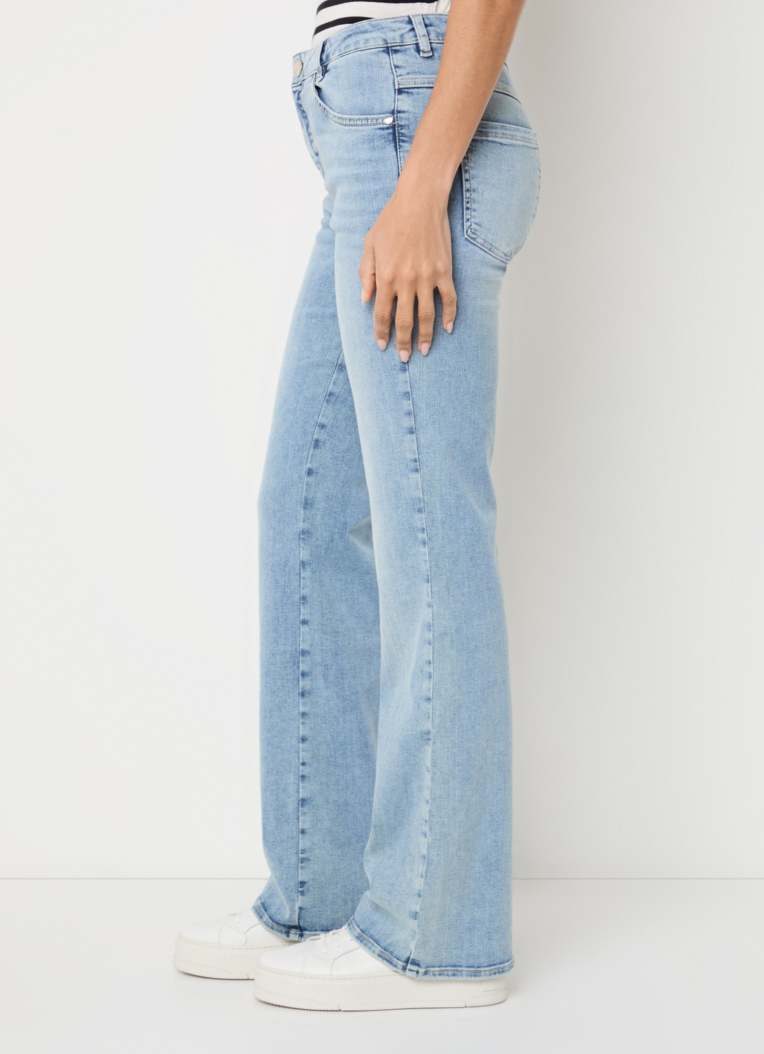 Rosner Studio Antonia mid waist bootcut jeans met lichte wassing - detail 5 indigo
