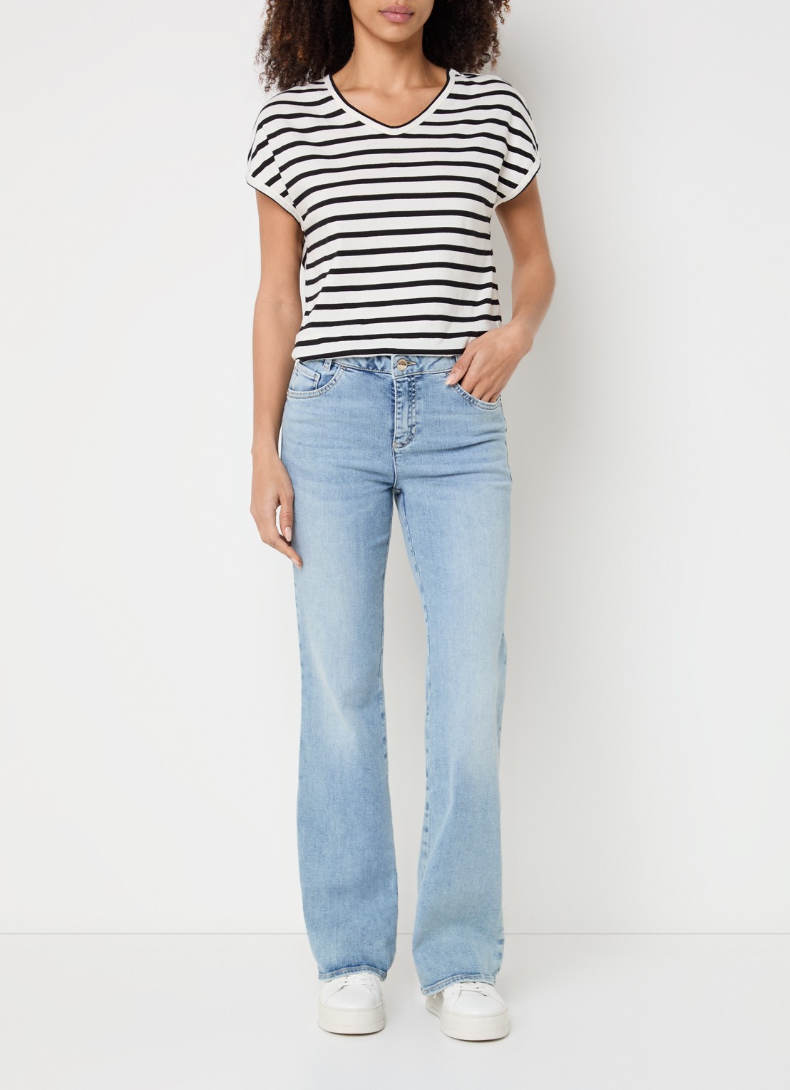 Rosner Studio Antonia mid waist bootcut jeans met lichte wassing - voorkant 2 indigo