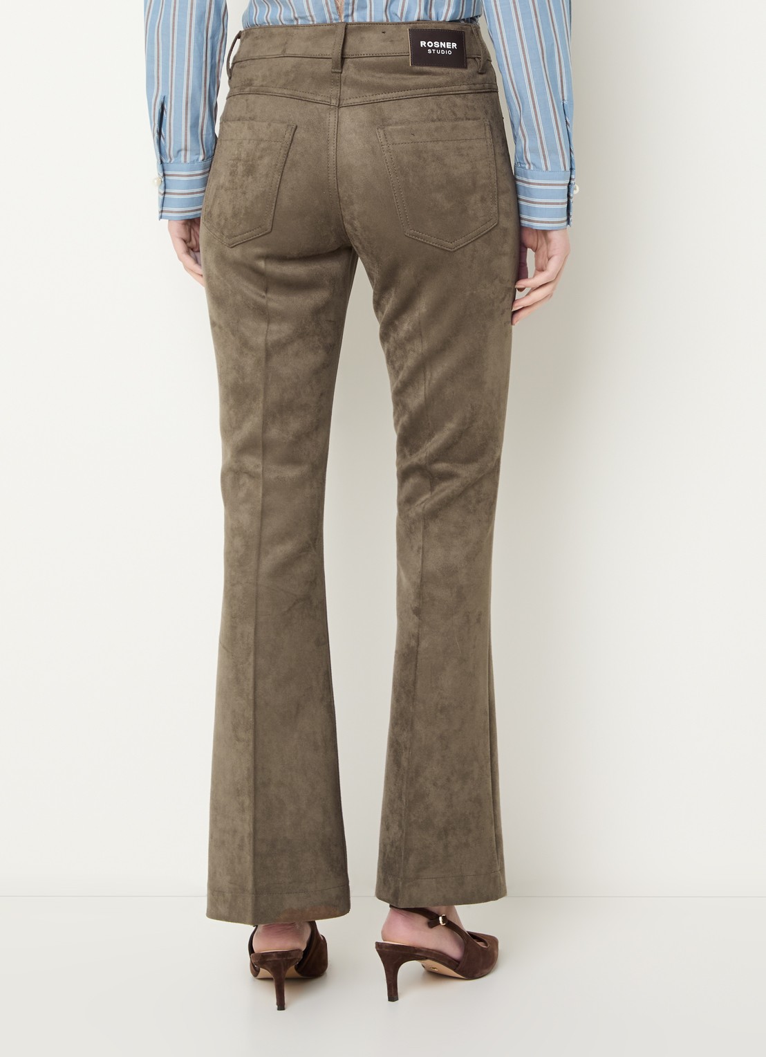 Rosner Studio Antonia mid waist flared fit broek van imitatiesuède - achterkant 3 groen
