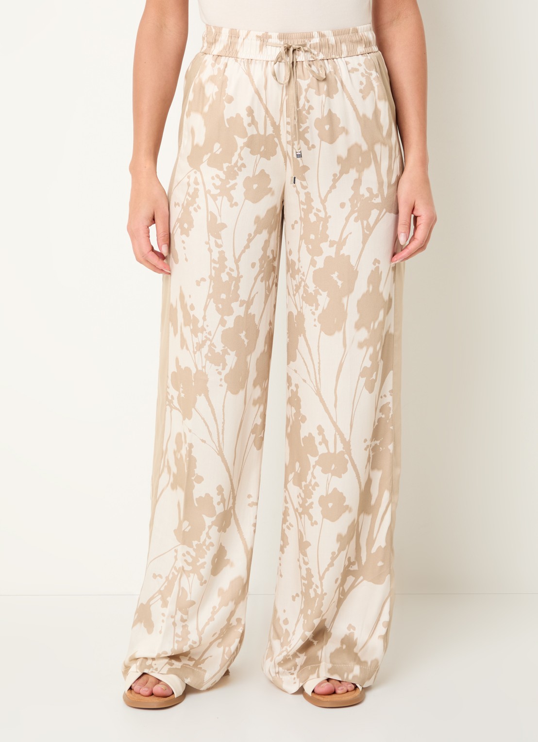 Rosner Studio High waist loose fit broek met print - detail zand