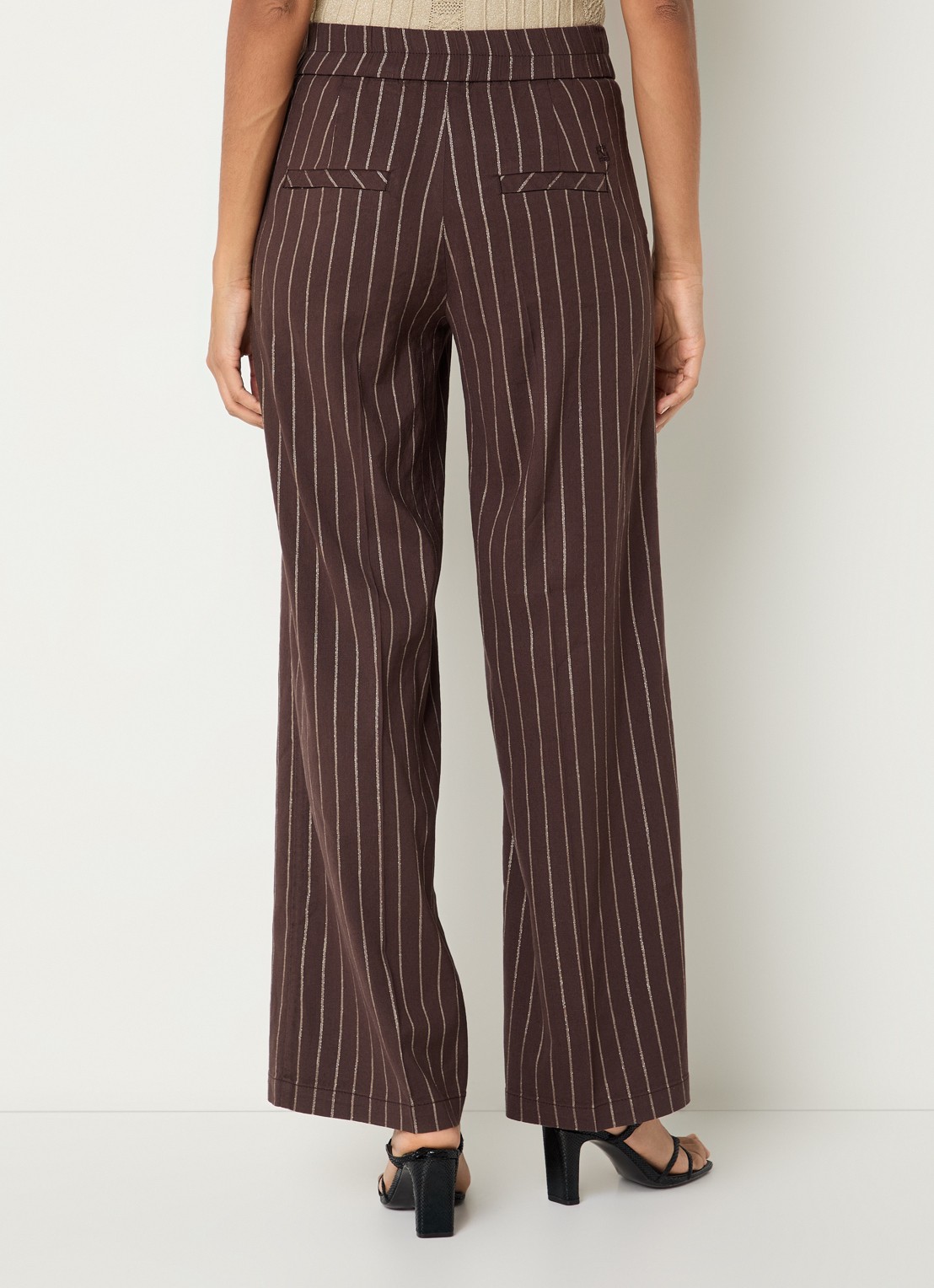 Rosner Studio High waist wide fit pantalon met streepprint en lurex - achterkant 3 donkerbruin