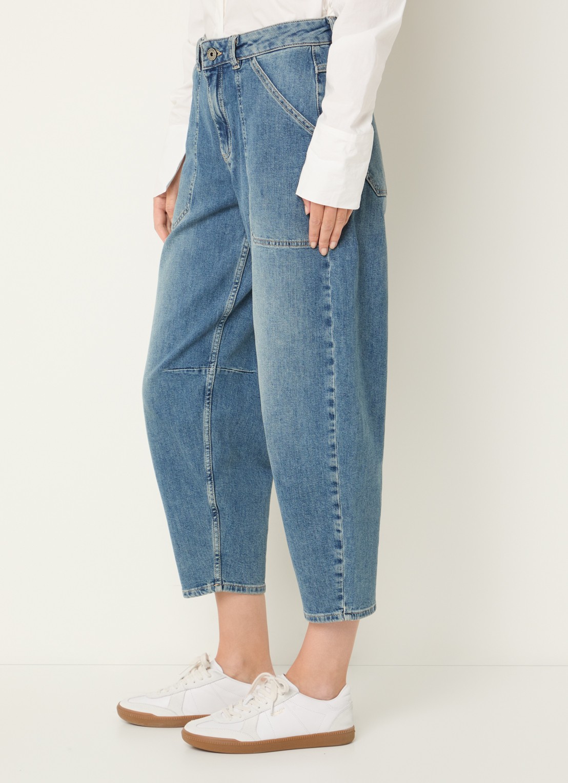Rosner Studio Mara high waist cropped tapered jeans met medium wassing - detail 2 indigo