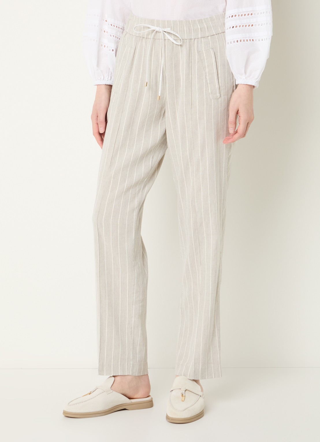 Rosner Studio May mid waist slim fit cropped chino in linnenblend - detail 4 donkerbeige