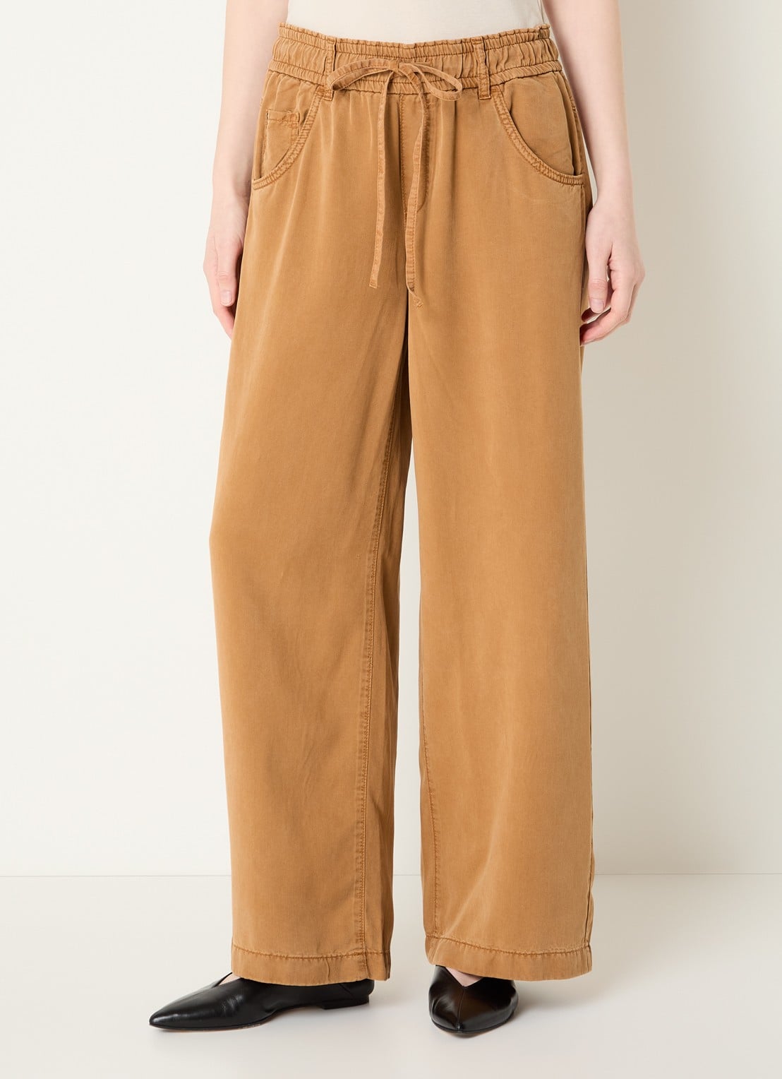 Rosner Studio Mid waist straight fit broek met steekzakken - detail 2 bruin