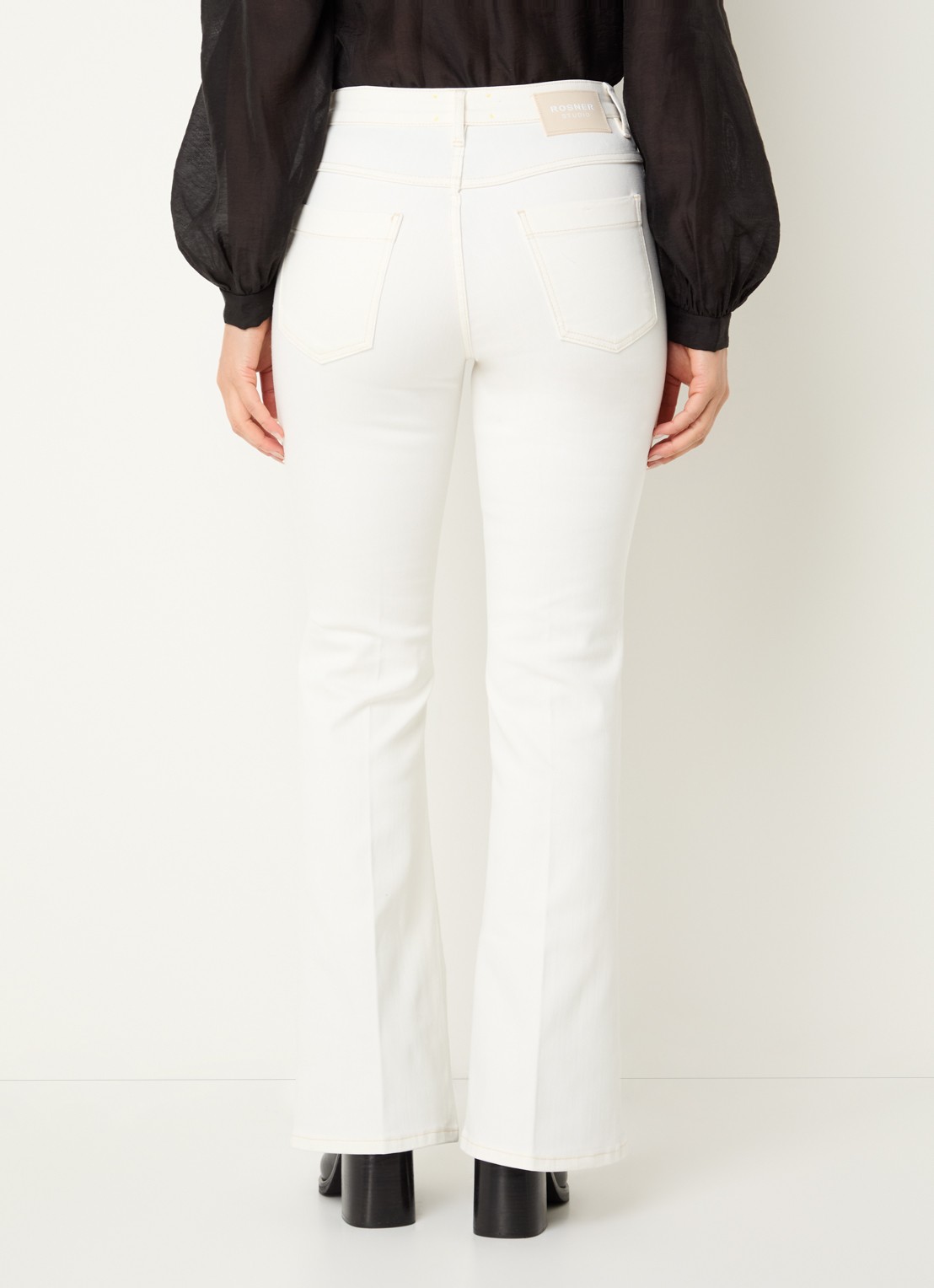 Rosner Studio Rosner mid waist flared jeans met lichte wassing - achterkant 5 wit