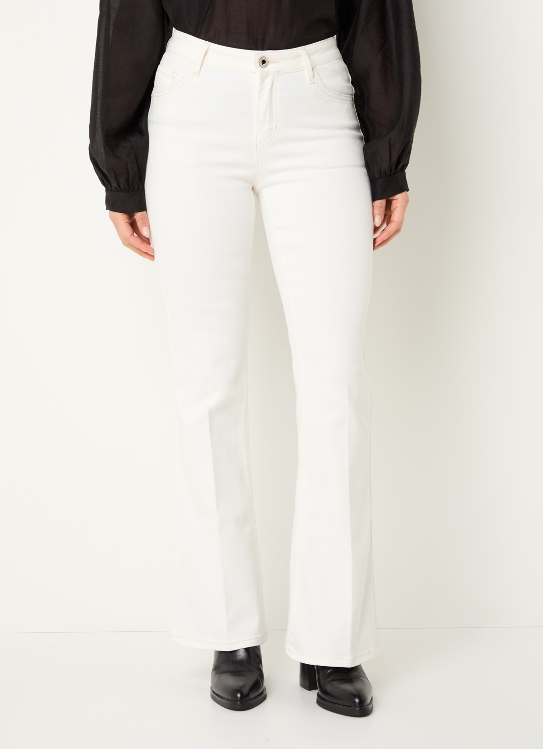 Rosner Studio Rosner mid waist flared jeans met lichte wassing - detail wit