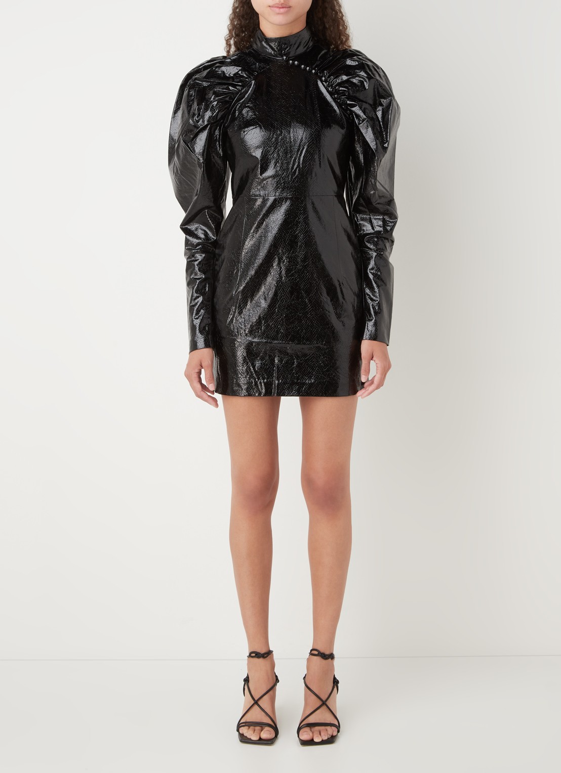 ROTATE Kim mini jurk van imitatieleer met pofmouw - voorkant 3 zwart