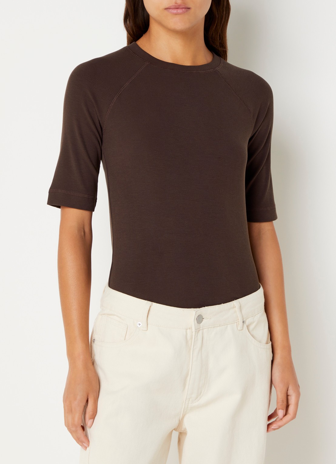 ROUGE EDIT Helena Mae top met ribstructuur - detail bruin