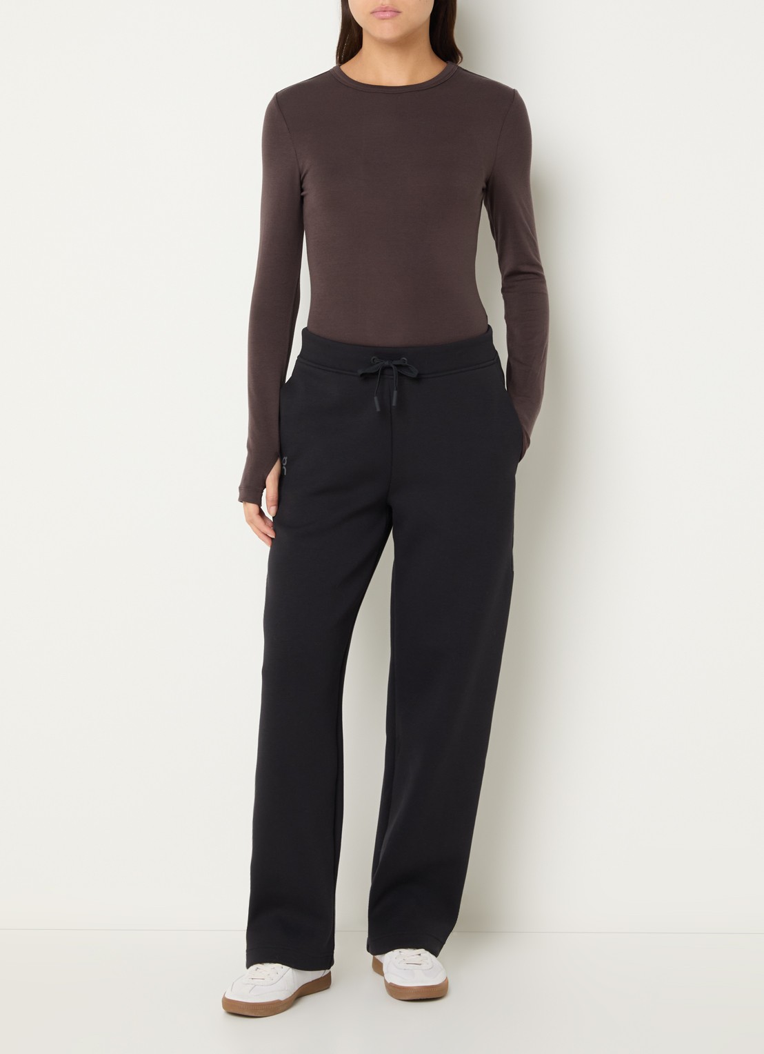 ROUGE EDIT Maple longsleeve met ronde hals - voorkant 2 lichtbruin