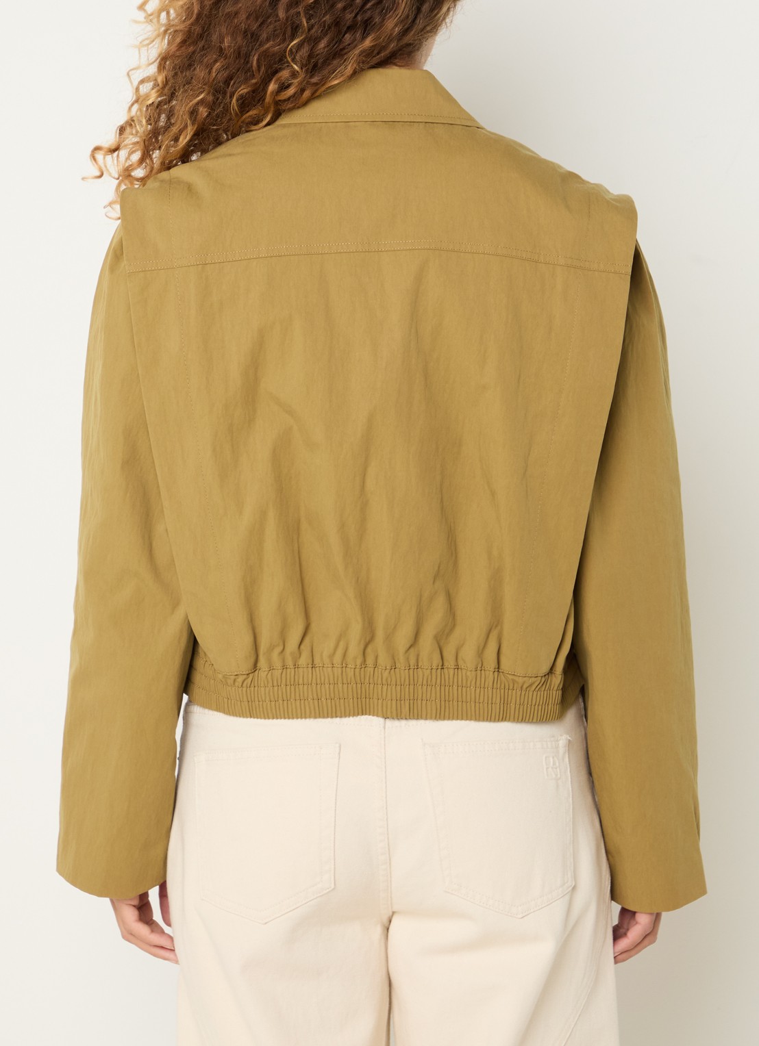 ROUGE EDIT Nola trenchcoat met steekzakken - achterkant 3 mosterd