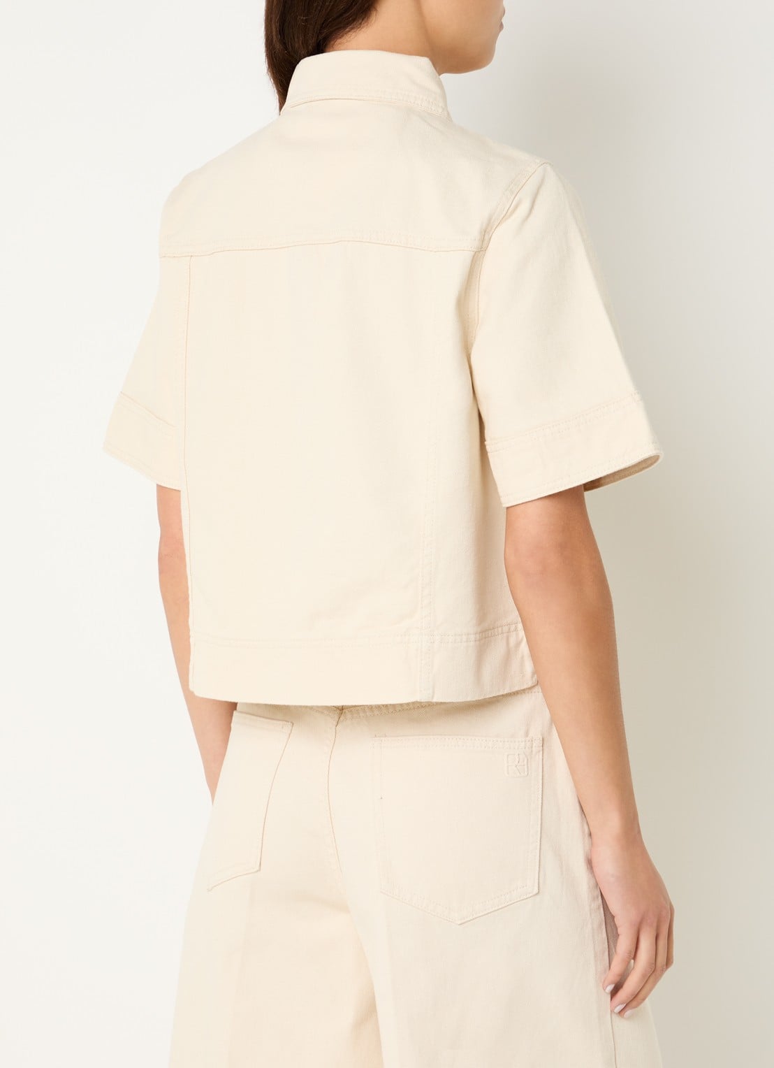ROUGE EDIT Rouharper cropped spijkerjas met opgestikte zakken  - achterkant beige