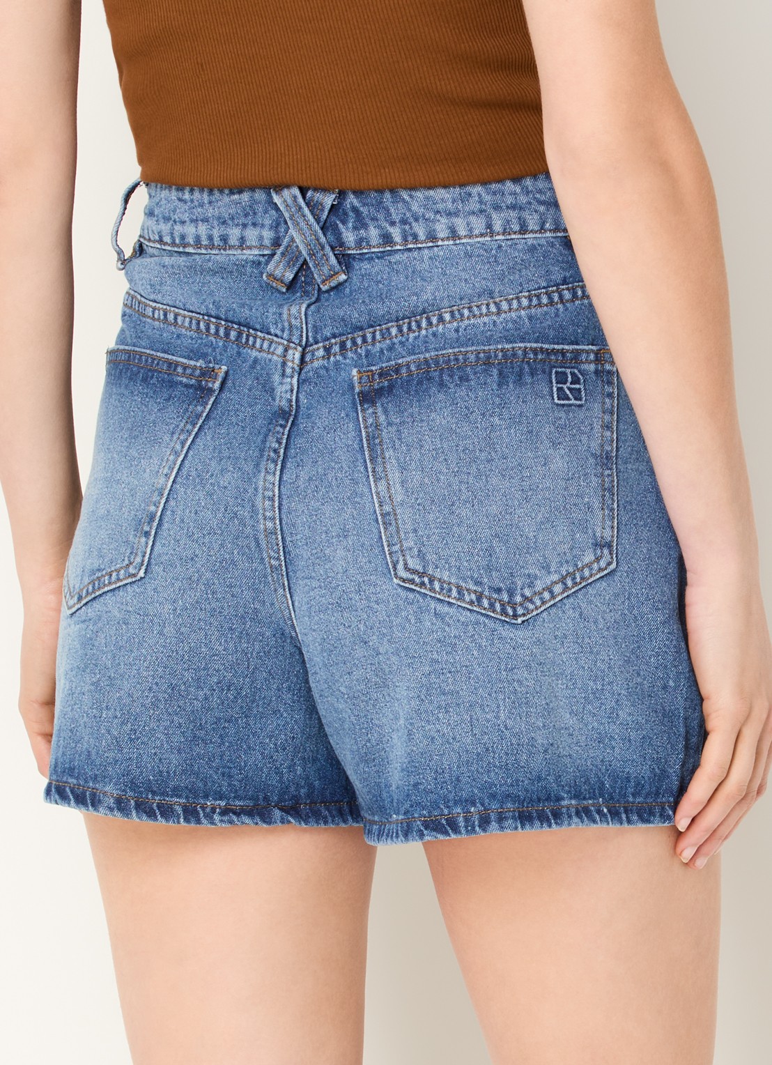 ROUGE EDIT Rouramonas high waist straight fit korte broek van denim - achterkant 4 indigo