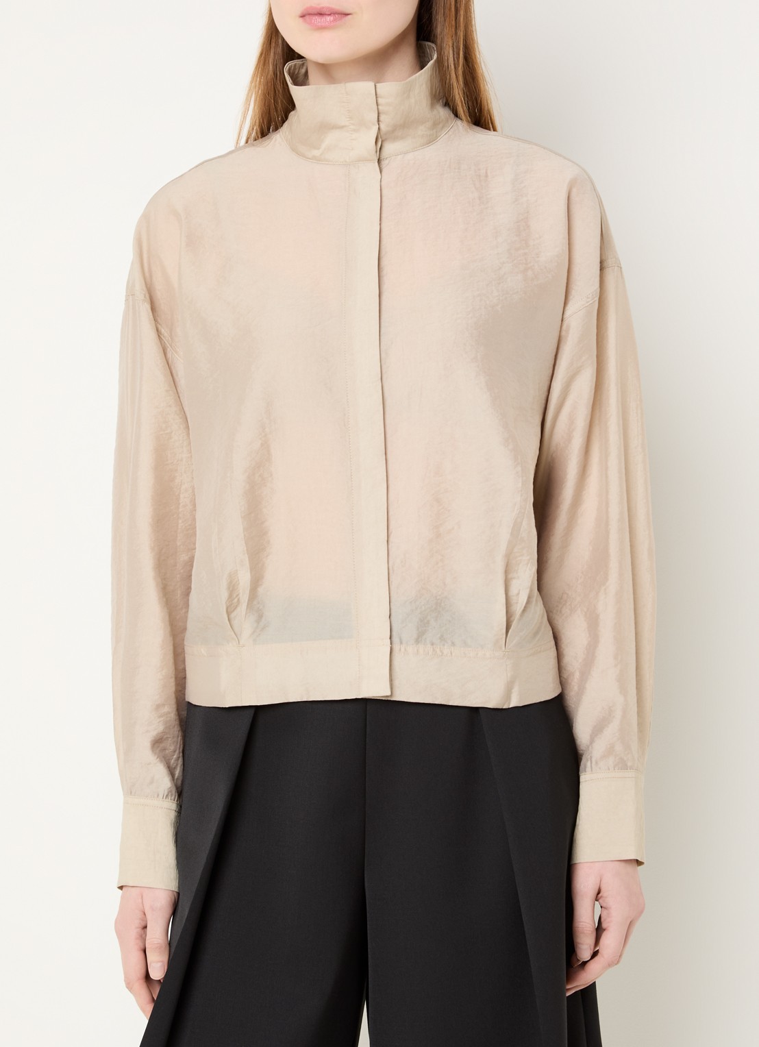 ROUGE EDIT Stina blouse met opstaande kraag - detail beige