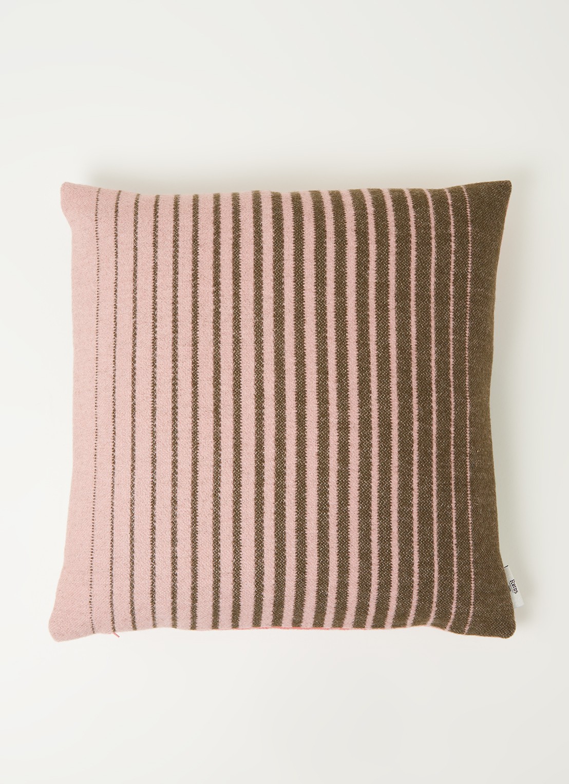 Røros Tweed Asmund Gradient sierkussen 50 x 50 cm - voorkant 3 roze
